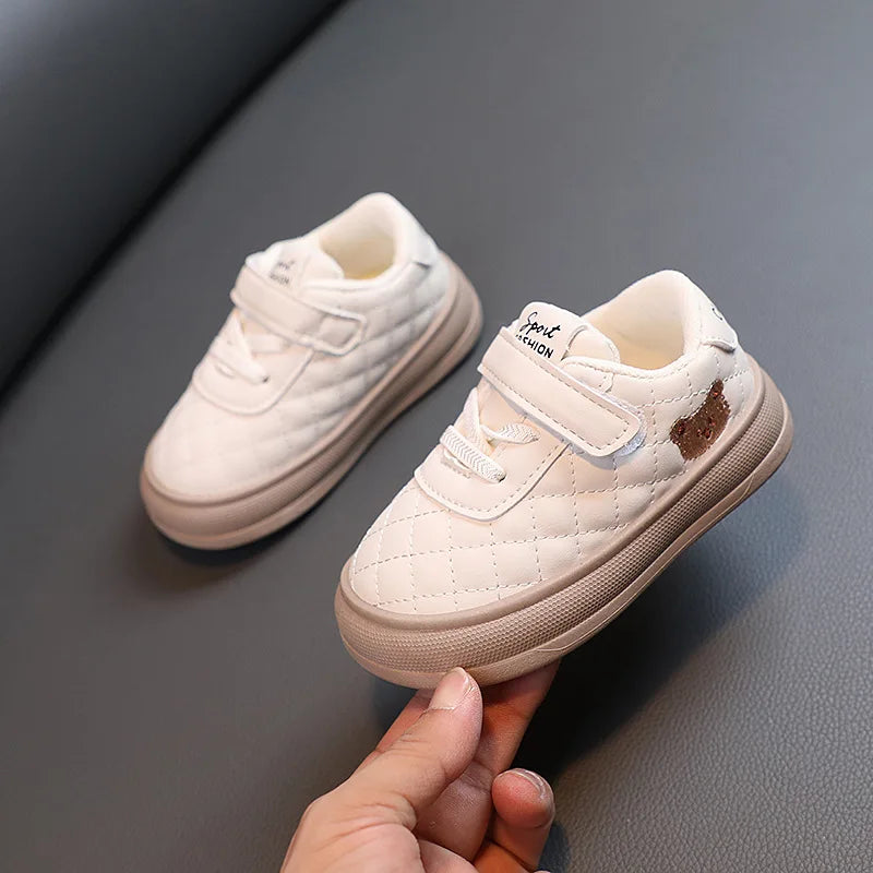 tênis infantil masculino de ursinho, tênis infantil de ursinho, tênis infantil casual, tênis de menino, tênis menino, tênis antiderrapante infantil, tênis antiderrapante para menino