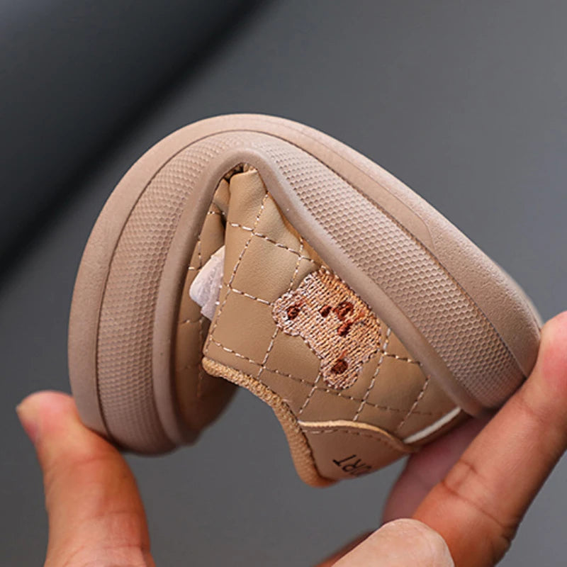 tênis infantil masculino de ursinho, tênis infantil de ursinho, tênis infantil casual, tênis de menino, tênis menino, tênis antiderrapante infantil, tênis antiderrapante para menino