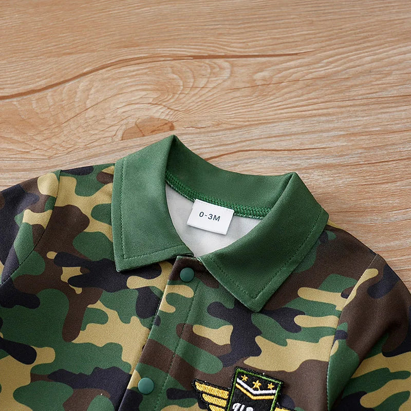 macacão bebê camuflado, macacão militar infantil, roupa camuflada bebê menino, macacão bebê estiloso, macacão bebê confortável