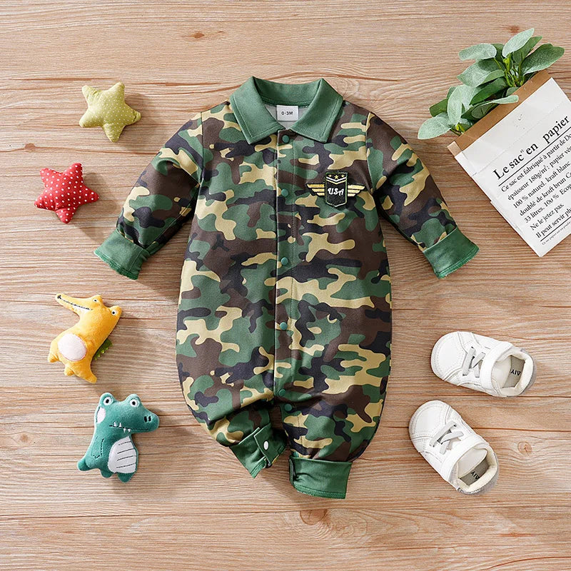 macacão bebê camuflado, macacão militar infantil, roupa camuflada bebê menino, macacão bebê estiloso, macacão bebê confortável