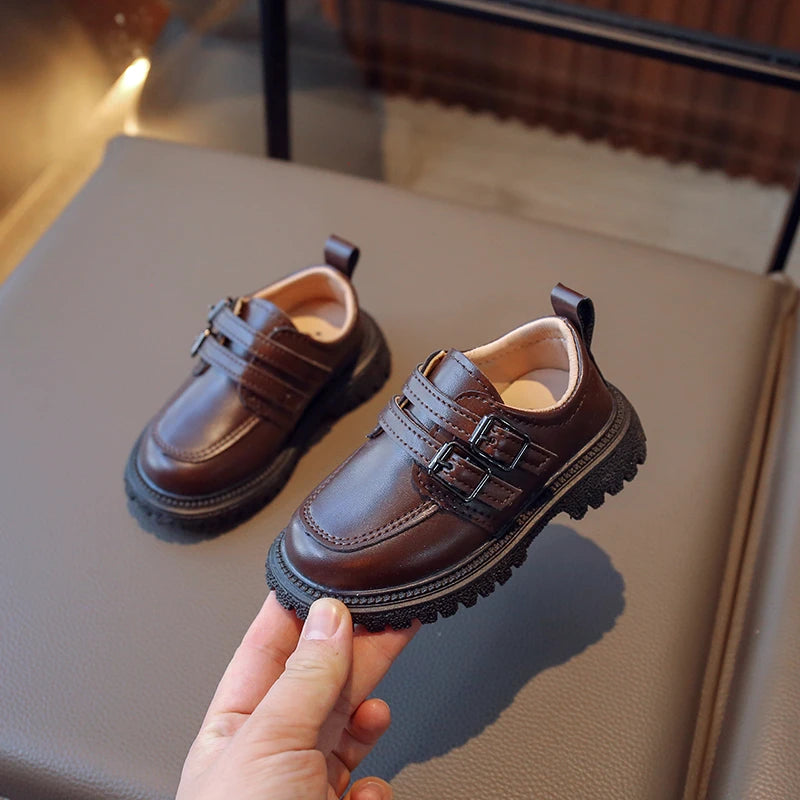 Sapato Infantil Masculino, Sapato infantil de fivela, Sapato social infantil masculino, sapato masculino infantil, sapato infantil de couro, sapato infantil formal, sapato infantil luxuosoSapato Infantil Masculino, Sapato infantil de fivela, Sapato social infantil masculino, sapato masculino infantil, sapato infantil de couro, sapato infantil formal, sapato infantil luxuoso
